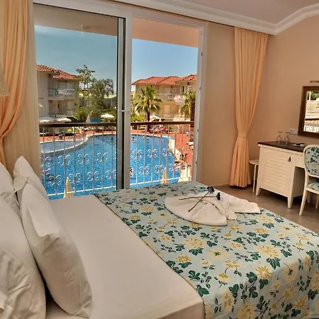 The Blue Lagoon Deluxe Hotel 3*