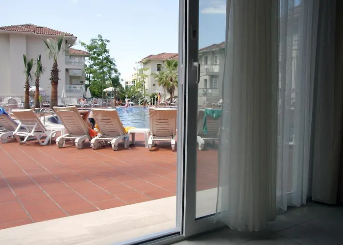 Hotel The Blue Lagoon Deluxe 3*