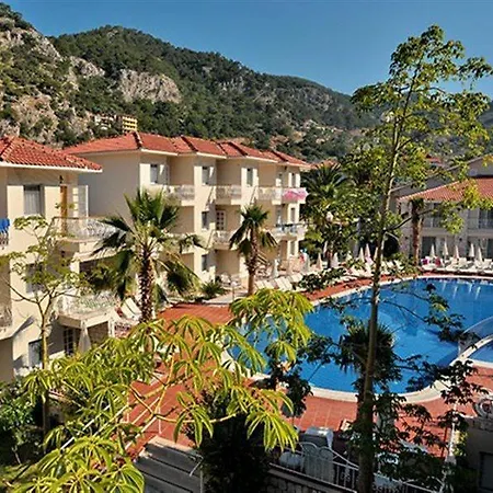 The Blue Lagoon Deluxe