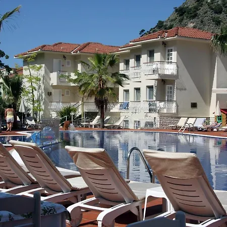 蓝色潟湖豪华酒店 酒店 3*