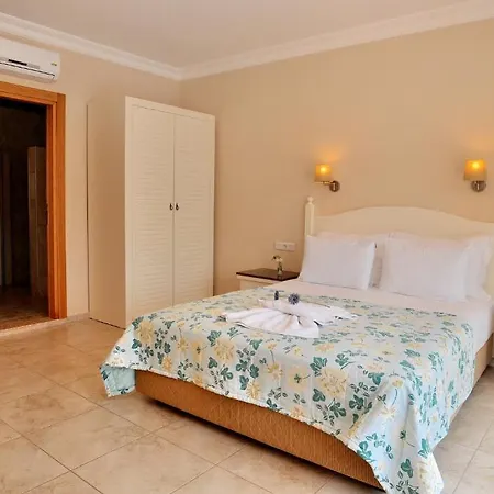 蓝色潟湖豪华酒店 厄吕代尼兹