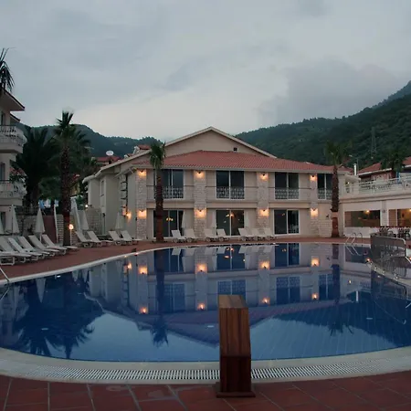 蓝色潟湖豪华酒店