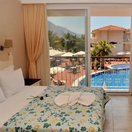 蓝色潟湖豪华酒店